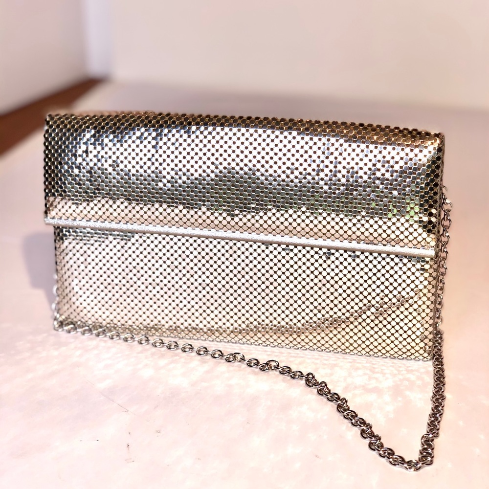 🔆FREE with bundle🔆Silver chain mail clutch